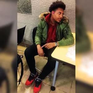 Meet your Posher, Nicholas